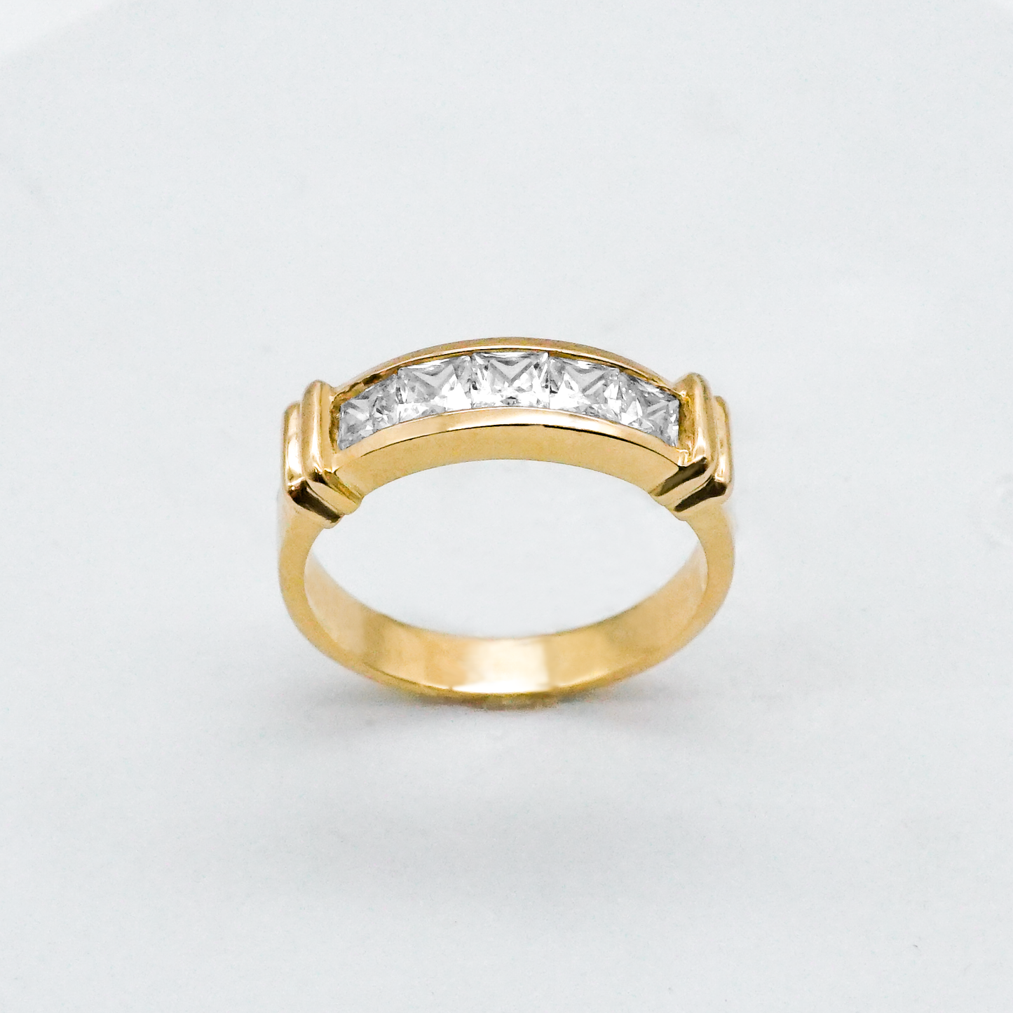Trío matrimonial de oro amarillo con zirconias | 14k | 12.9