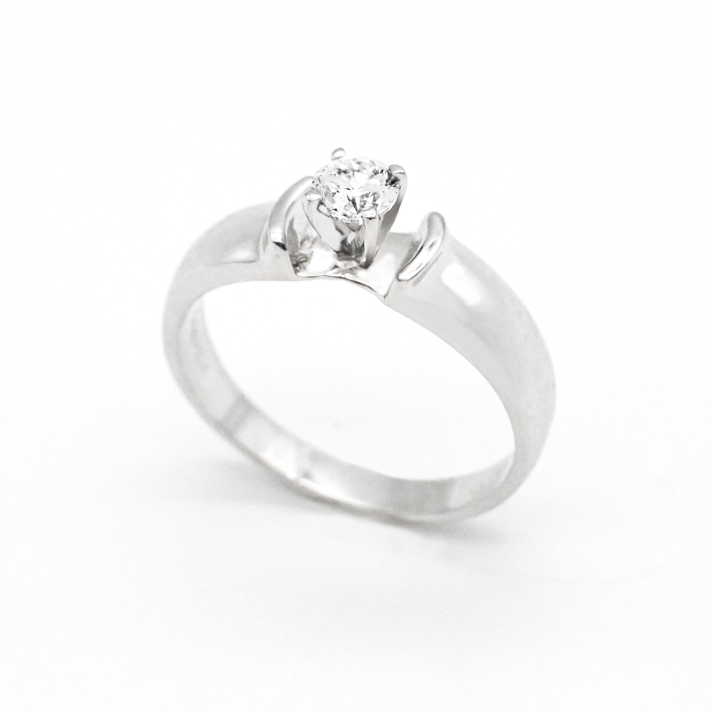 Solitario de oro blanco 14k con Diamante 25 pts