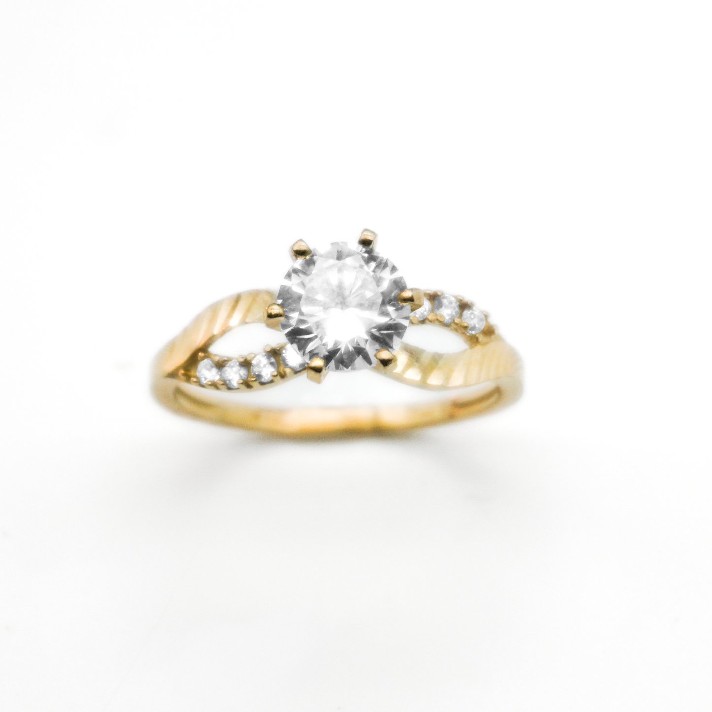 Solitario de oro amarillo con zirconias | 10k | 2.3g