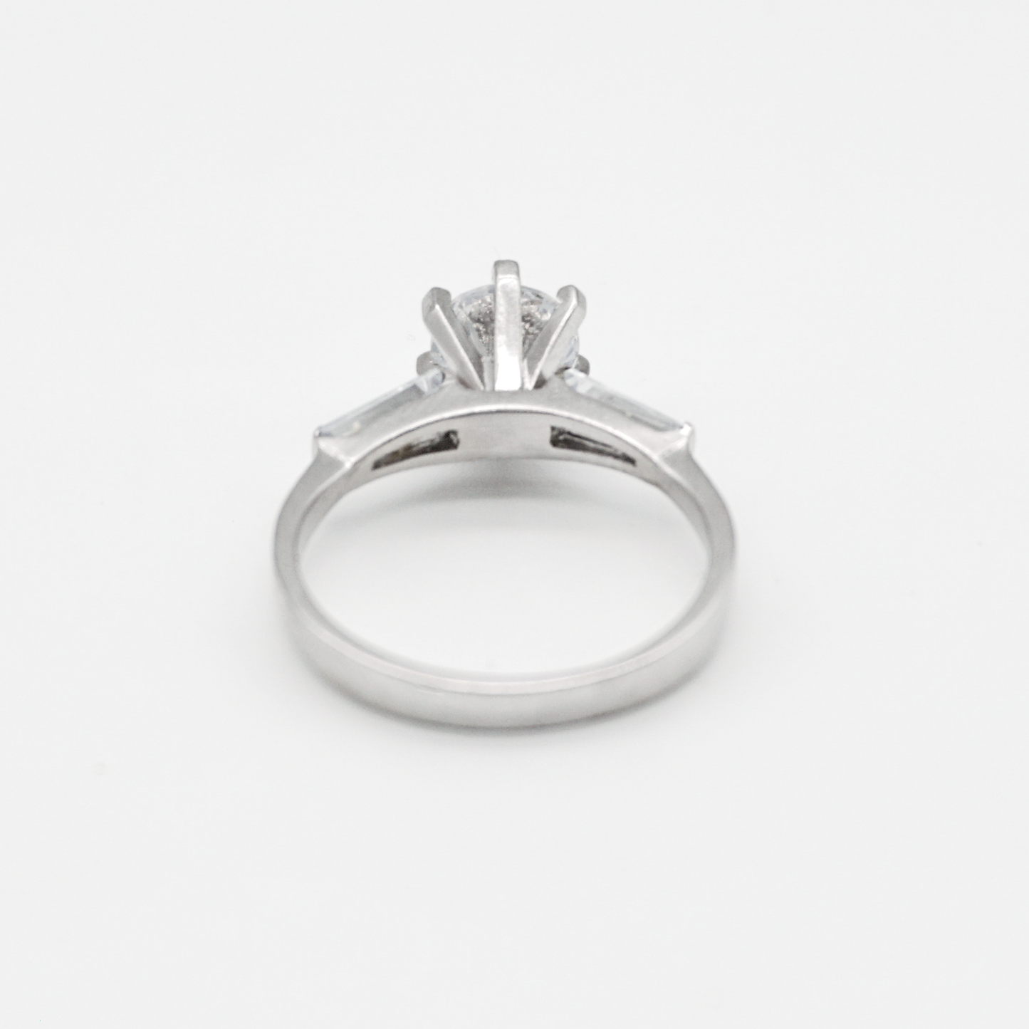 Solitario de Oro blanco con zirconias | 10k | 2.8g