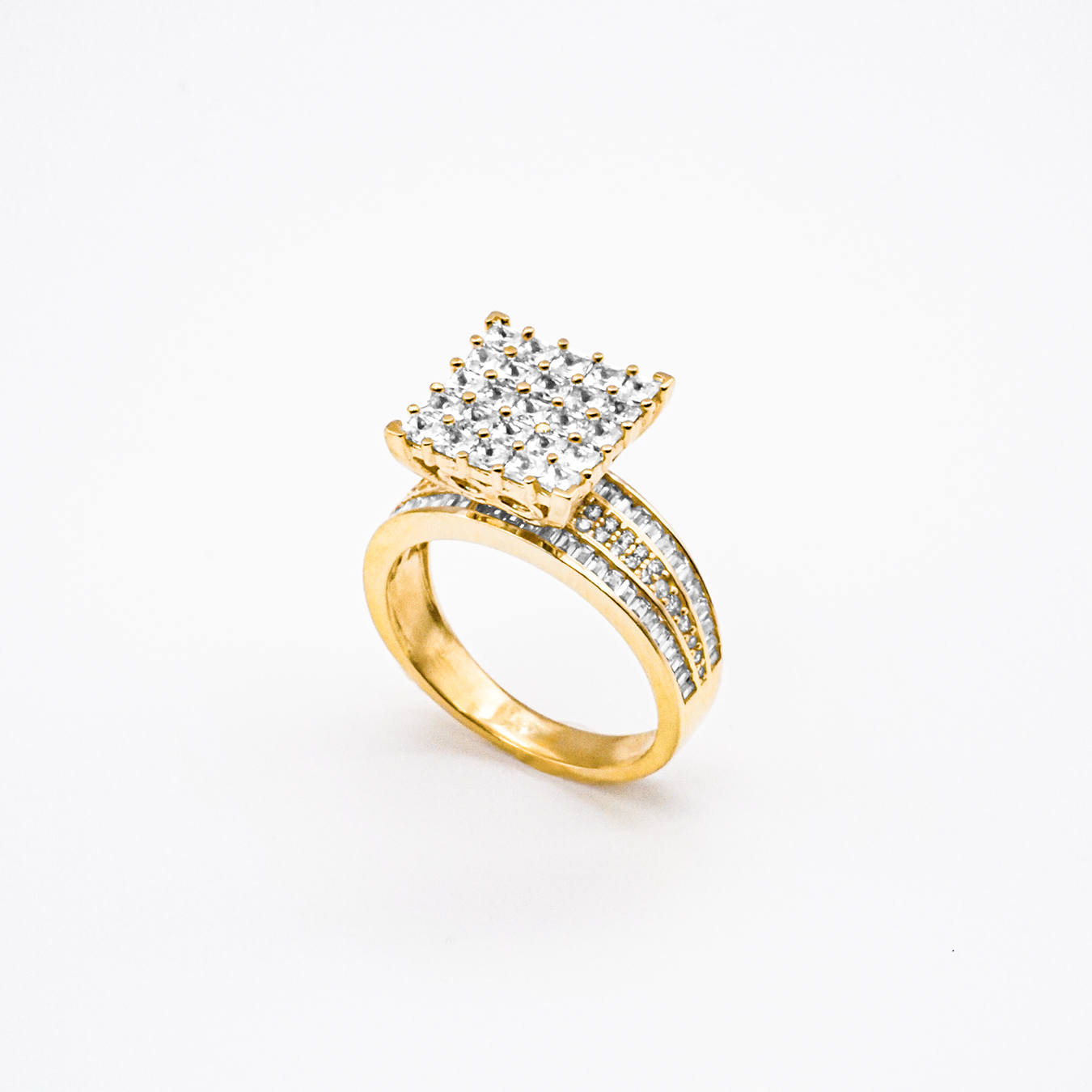 Anillo matrimonial oro amarillo con zirconias | 14k | 7.2g