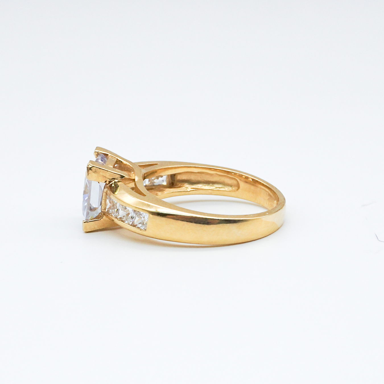 Anillo matrimonial oro amarillo con zirconias | 14k | 5.6g