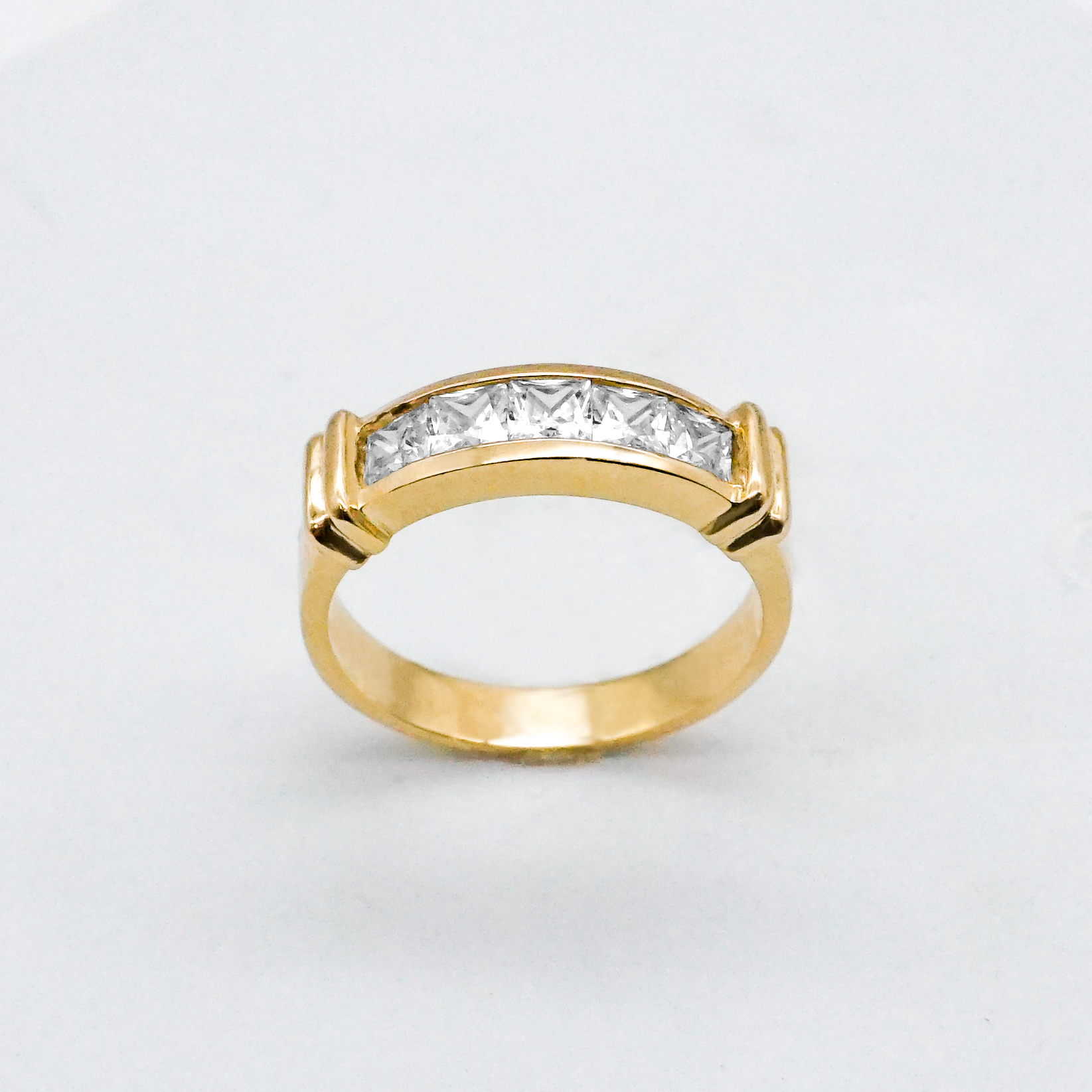 Trío matrimonial de oro amarillo con zirconias | 14k | 12.9