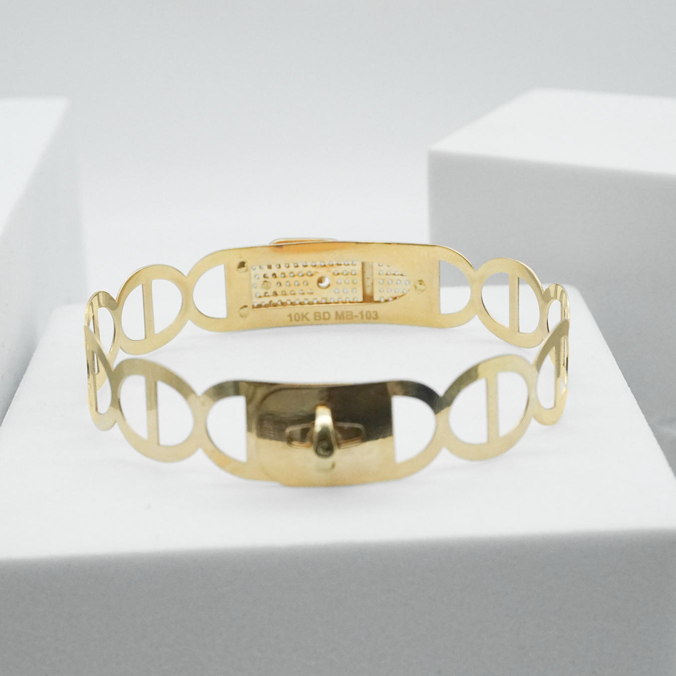 Pulsera de Oro de 10k con Diseño de Hebilla