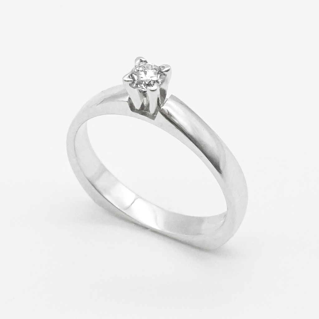 Solitario Oro Blanco 14k con Diamante de 18pts