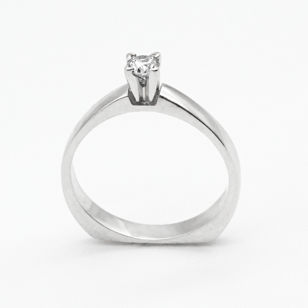 Solitario Oro Blanco 14k con Diamante de 18pts