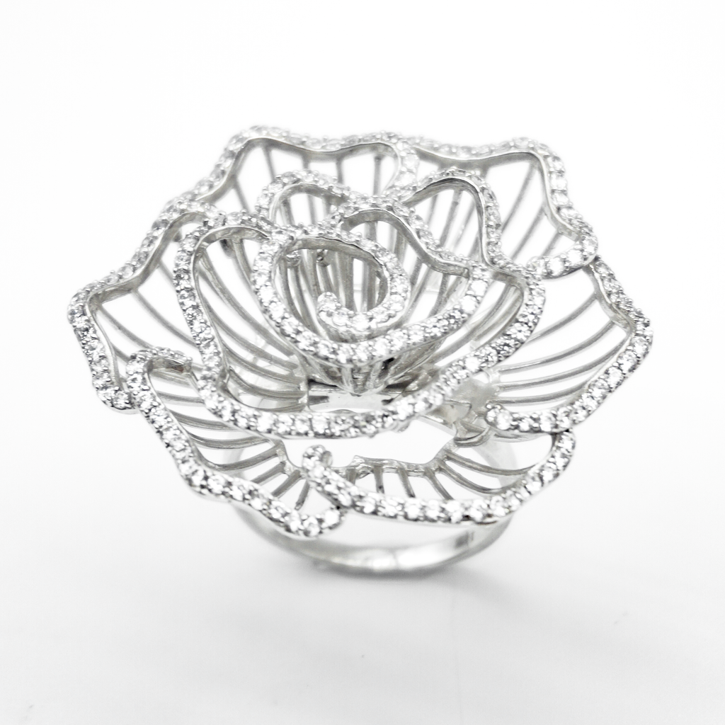 Anillo Flor de oro blanco con zirconias | 14k | 9.9