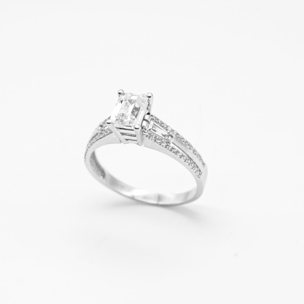 Solitario de Oro blanco con zirconias | 10K | 3.1G