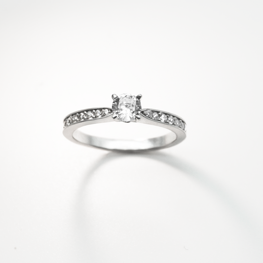 Solitario oro blanco con zirconias | 10k | 2.8g