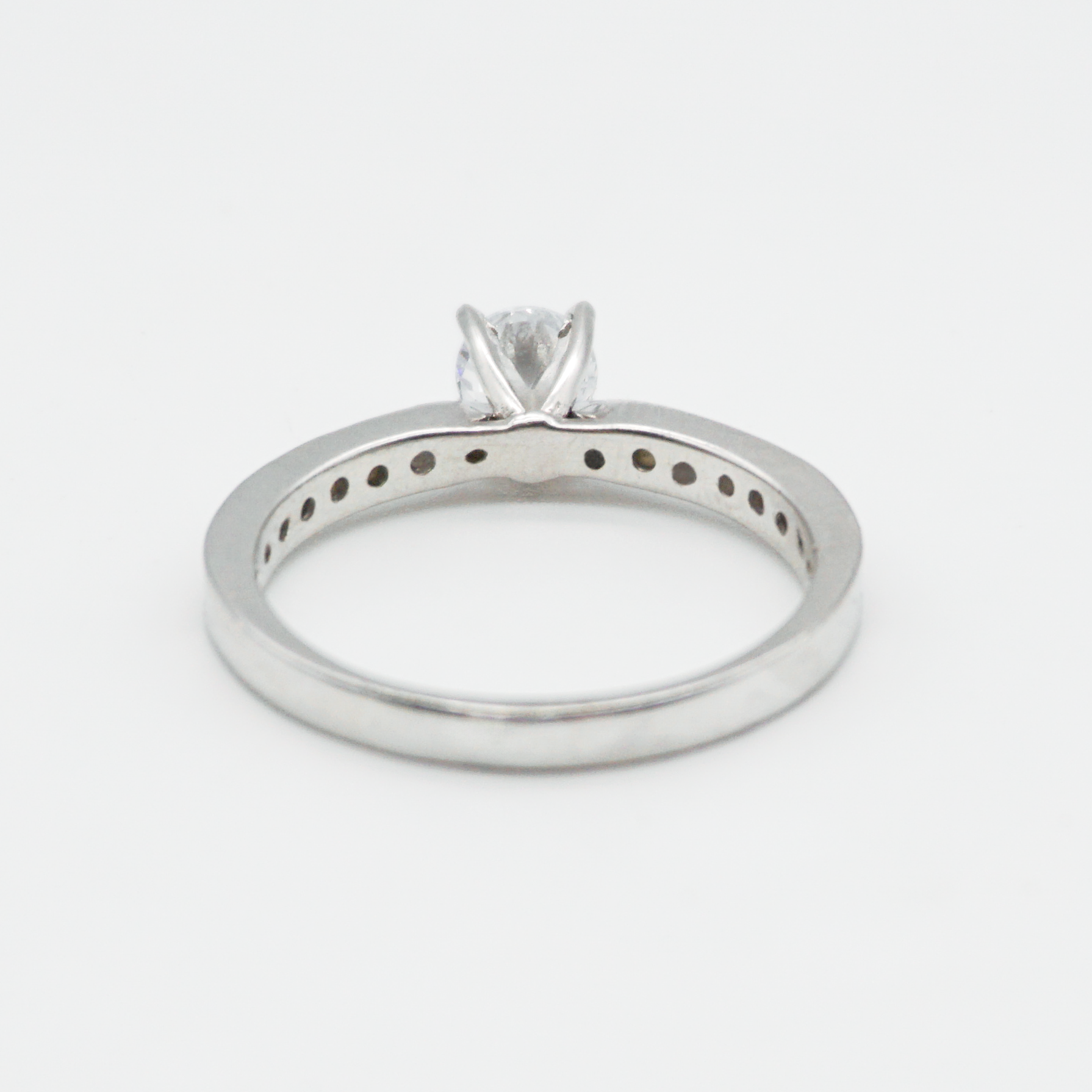 Solitario oro blanco con zirconias | 10k | 2.8g