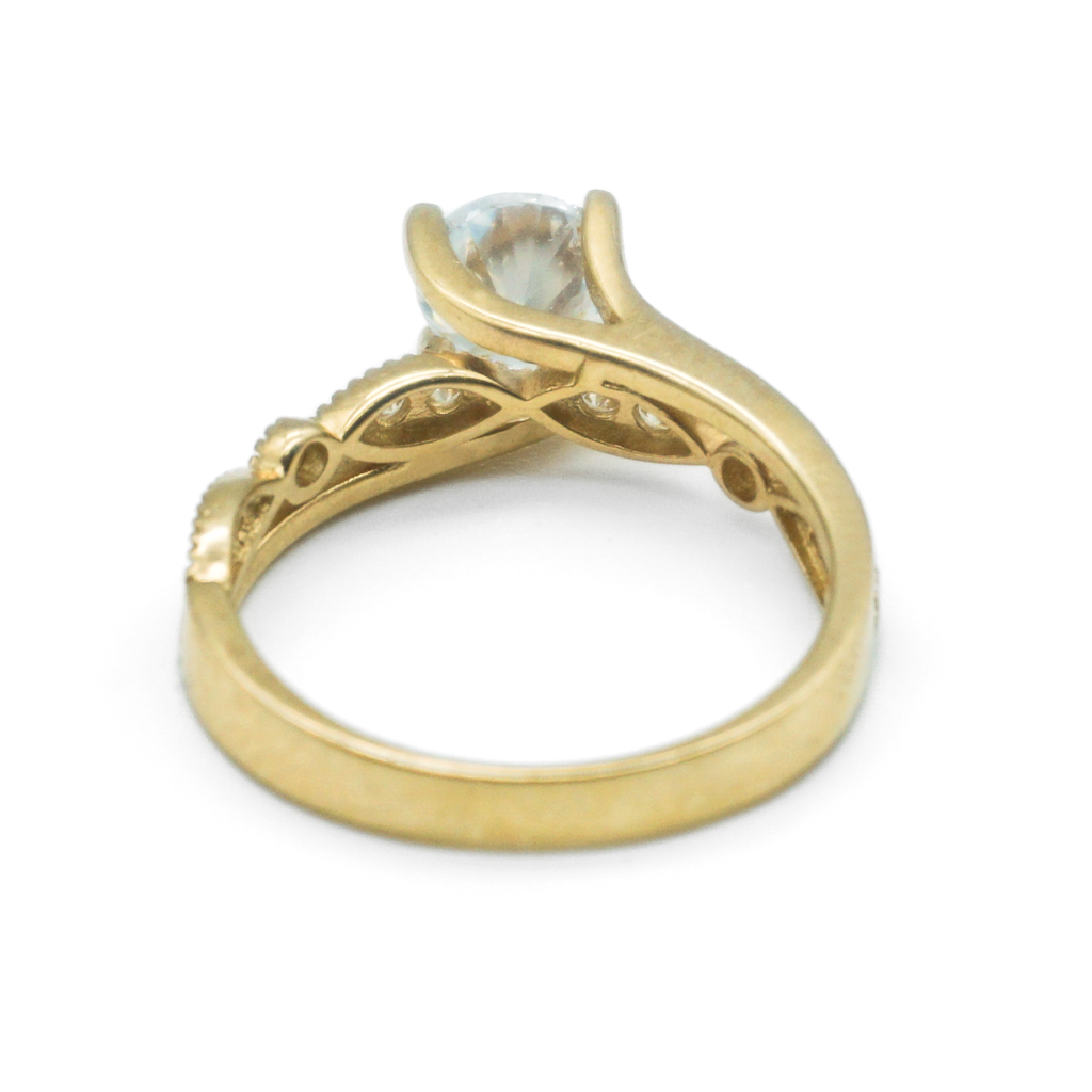 Solitario de oro amarillo con zirconias | 14k | 2.6g