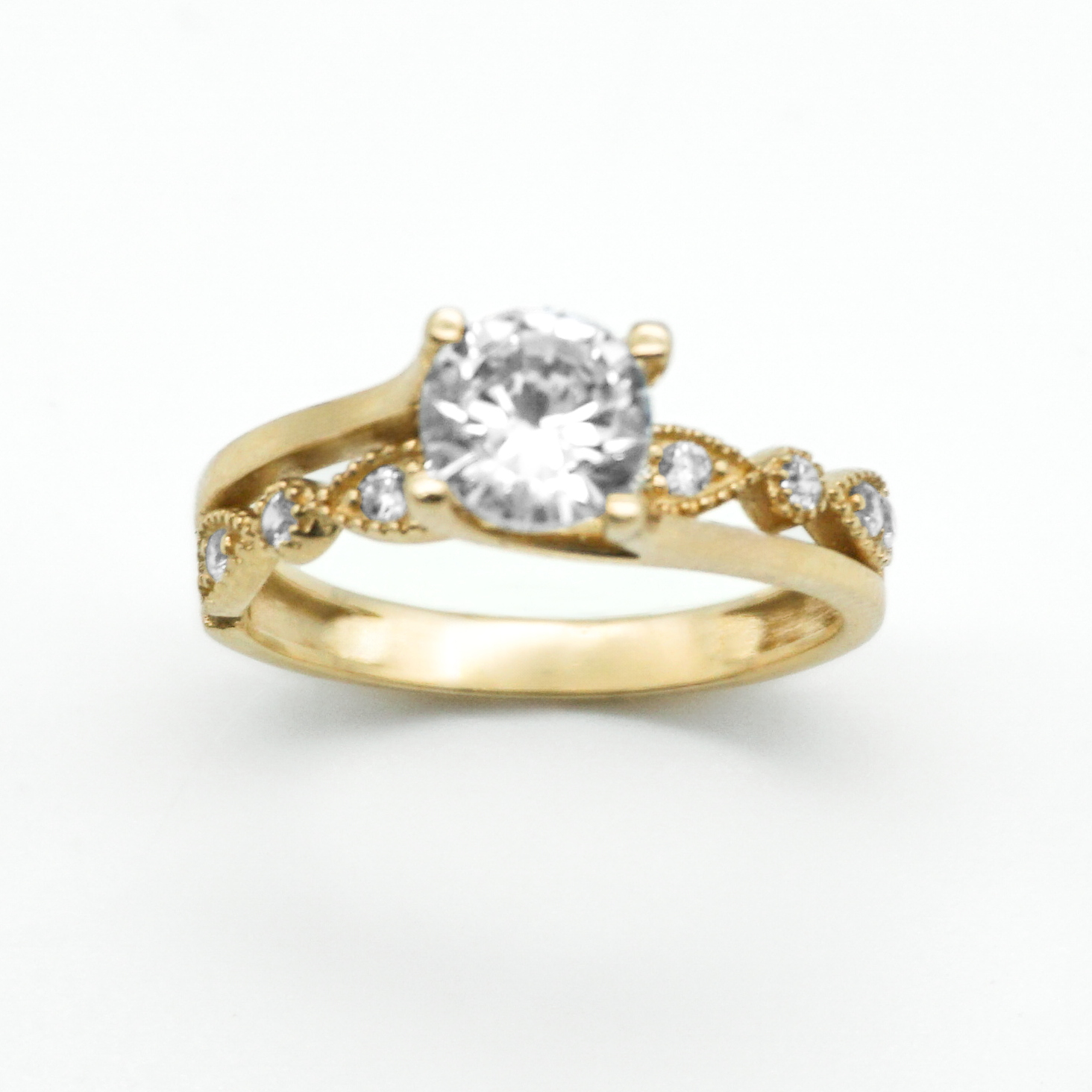 Solitario de oro amarillo con zirconias | 14k | 2.6g