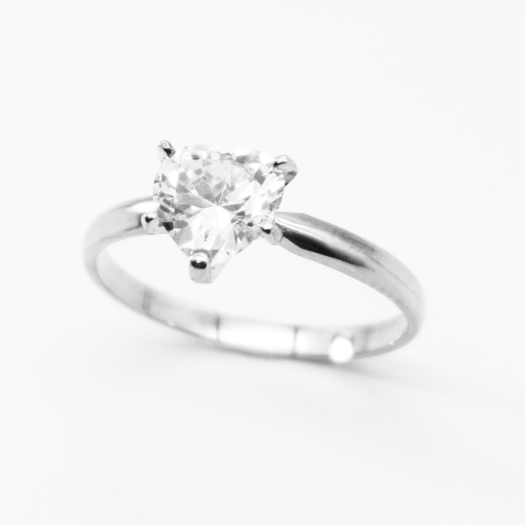 Solitario de oro blanco con zirconias |  14k |  2.2g