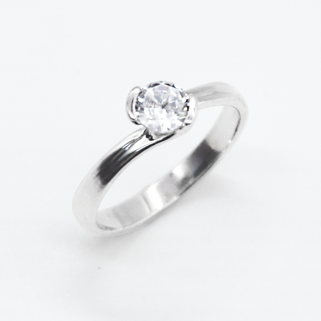 Solitario de oro blanco con zirconias | 14k | 2.6g