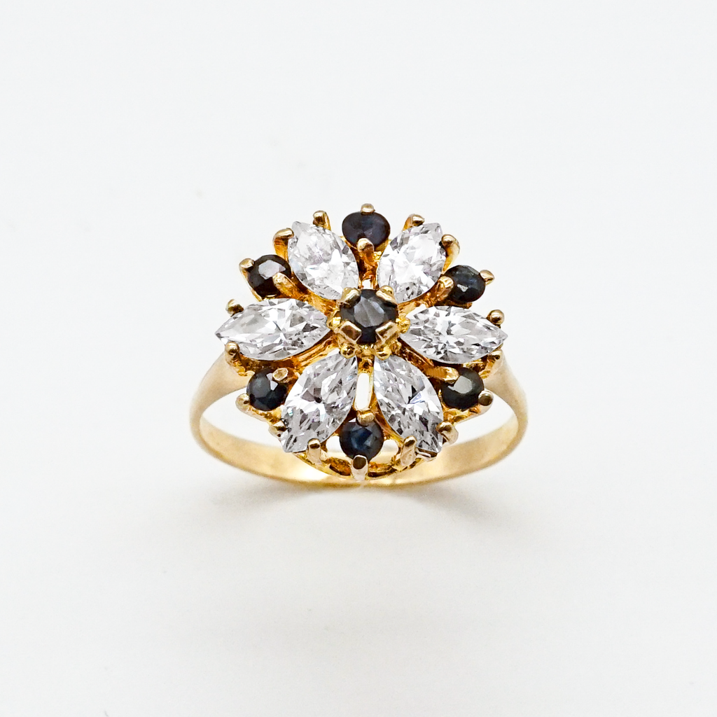 Anillo Flor con zirconias negras y blancas | 10k | 3g